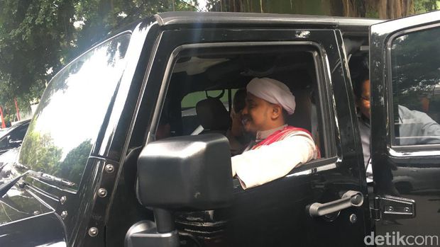 Laporkan Ahok Soal 'Fitsa Hats', Habib Novel Naik Rubicon ke Polda